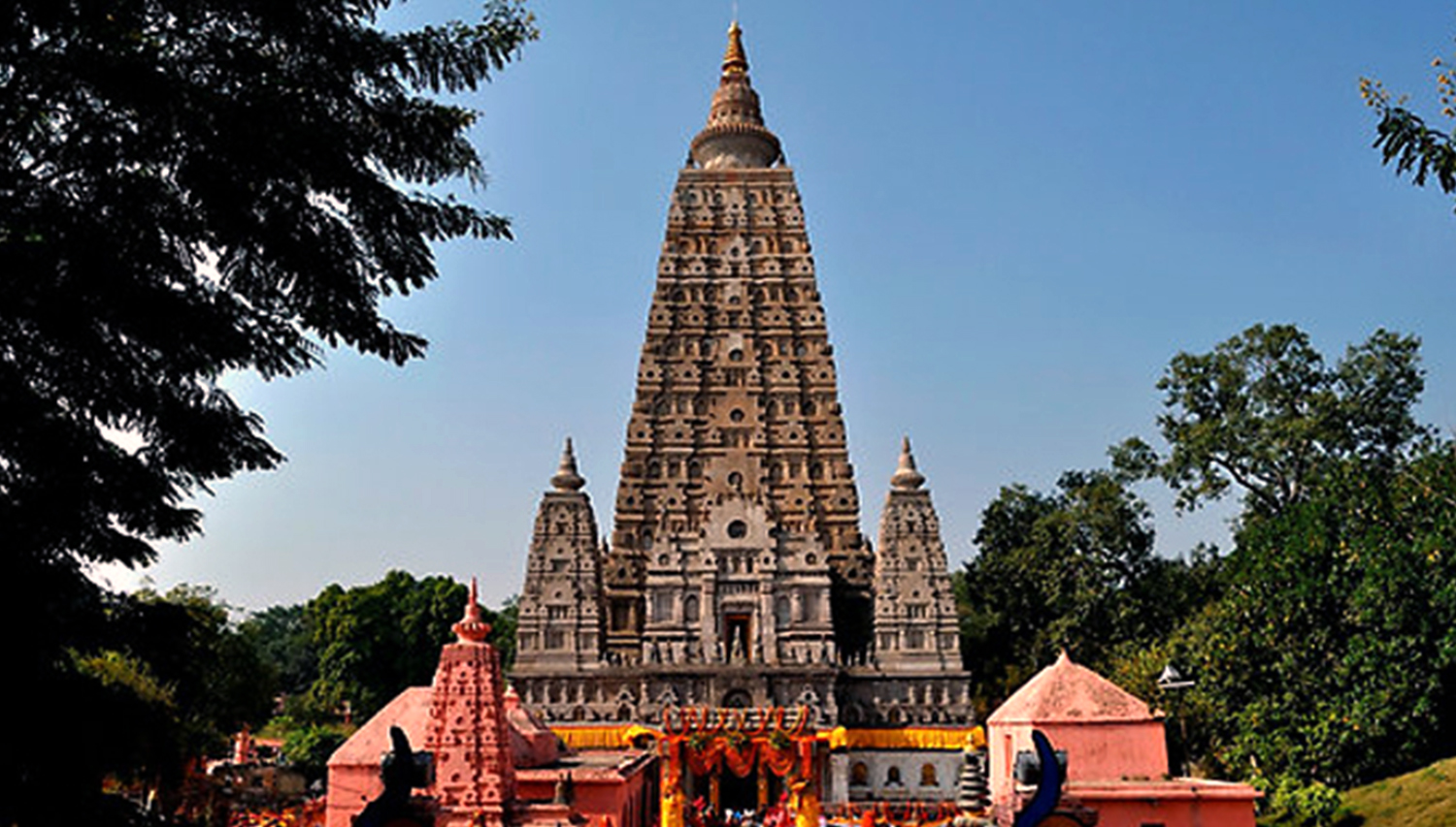 འཕགས་ཡུལ་གྱི་གནས་ཆེན།